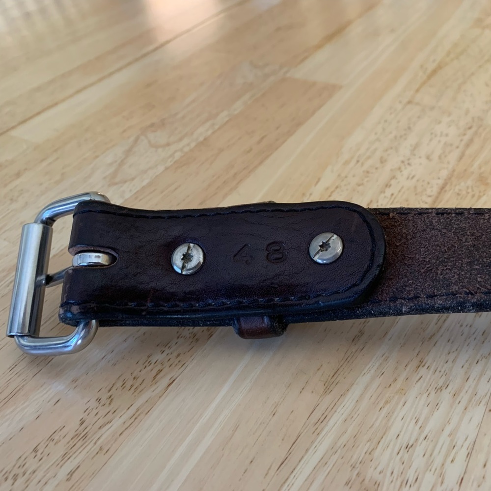 48 Hanks 1.5 inch stitched Gunner belt.  These belts are made to last 100 years.